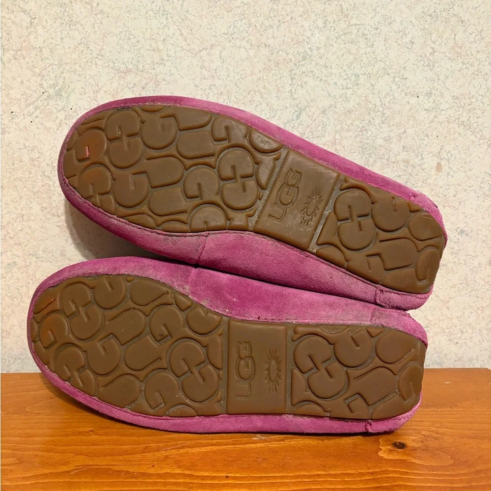 UGG Ansley studded fuchsia suede slippers Slip on Loafers Women’s Size 7
